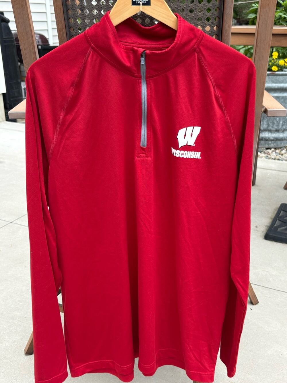 Men’s Under Armour Wisconsin Red Quarter-Zip Pullover - White Logo-Size XL